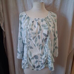 hope & harrow womens green,white  off the shoulder leave print blouse MED